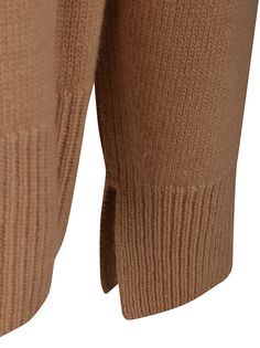 Cashmere cardigan with ribbed neckline, cuffs and hem Shoulder dropped Patch pockets Colour: camel Composition: 100% cashmere Camel Sweaters, Very Busy, Pleats Please Issey Miyake, Ribbed Neckline, Cashmere Cardigan, Yoga Wear, Luxury Boutique, Bridal Shoes, Dress Codes