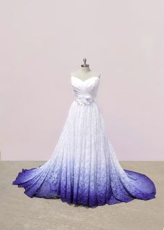 White and Purple Sweetheart Lace Prom Dress Ombre Prom Dress, Dresses With Flowers, Ombre Wedding Dress, Gaun Koktail, Lace Sweetheart Wedding Dress, Purple Wedding Dress, Ombre Prom Dresses, Ombre Wedding, Wedding Dresses With Flowers