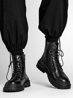 Black  Collar   Plain Combat Boots Embellished   Men Shoes Wearing Style, Beautiful Sandals, Leather Flip Flops, Loafers Style, Martin Boots, Motorcycle Boots, Sneaker Heels, Boots Outfit, Season Autumn