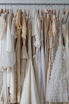 Vintage Showroom, Beige Blond, Mode Ulzzang, Estilo Real, Cream Aesthetic, Adored Vintage, Gold Aesthetic, Elegante Casual, Classy Aesthetic