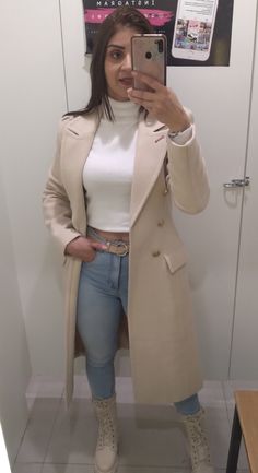 Nude Coat Outfit, Outfits Con Jeans, Outfit Mujer, Causual Outfits, Looks Chic, Work Outfits Women