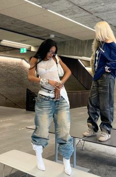 Cool Dressy Outfits, White Rockstar Outfit, Bold Party Outfits, Hip Hop Club Outfits, Pant And Heels Outfit, Insta Baddie Outfits Summer, Nyc Fashion Outfits, Tokyo Drift Inspired Outfits, Wide Denim Jeans Outfit