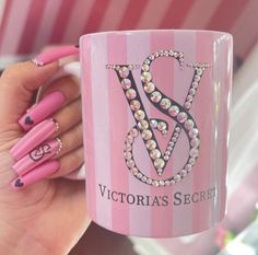 Burlington Finds, Vs Christmas, Tumblr Girly Aesthetic, Victoria's Secret Aesthetic, Tumblr Girly Aesthetic 2013, Rangement Makeup, Baddie Lifestyle, Victoria Secret Angel, Victoria's Secrets