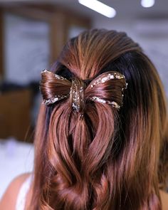 Sangeet Hair Styles, Reception Hairstyles For Bride, Sparkle Hairstyles, Hairstyle For Sangeet, Shadi Hairstyles, Hairstyle For Reception, Hairstyles Marriage, Sangeet Hairstyles, Hair Stail