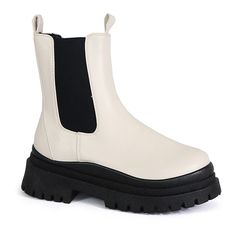 White Waterproof Rain Boots For Spring, White Round Toe Rain Boots For Spring, Waterproof White Boots For Spring, White Waterproof Boots For Spring, Cream Waterproof Boots With Round Toe, Cream Waterproof Round Toe Boots, Trendy White Waterproof Boots, Casual White Rain Boots For Winter, Beige Waterproof Boots For Fall