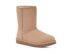 Koolaburra by UGG Koola Short - Women's Boots : Sand : For the ladies with all the class and just a bit of sass, these Koolaburra by UGG Koola Short slip-on boots are just for you. Featuring a soft suede upper with structural stitching. Faux-fur and shearling interior offer an amazing comfort experience. This product contains real fur: Sheepskin, dyed and treated from Australia. Rubber sole. Imported. Measurements: Heel Height: 1 in Weight: 15 oz Circumference: 11 in Shaft: 8 1 2 in Platform Hei Ugg Size Chart, Short Winter Boots, Suede Shorts, Ugg Classic Short, Boots For Short Women, Koolaburra By Ugg, Ugg Classic, Slip On Boots, Winter Boots Women