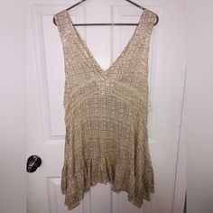 “Tea Combo” Colored Free People Dress/Swim Coverup. Neutral Colors With Small Lace/Knit Like Details Throughout Dress. Deep V Cut Neck In Front And Back. Flowy Bottom. New With Tags. Beige V-neck Mini Dress For Beach Season, Neutral V-neck Beach Top, Beige V-neck Mini Dress For Beachwear, Beige Sleeveless Beachwear Top, Spring V-neck Dress For Warm Weather, Spring V-neck Dresses For Warm Weather, V-neck Dresses For Spring Warm Weather, Sleeveless Neutral Mini Dress For Summer, Neutral Sleeveless Mini Dress For Summer