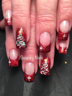 Square Nail Designs Holiday, Holiday Nails Winter Christmas Acrylic, Glitter Fade Nails Gel, December Nails Christmas Xmas, Christmas Tree Nails Designs, Red Christmas Nails 2022, Christmas Sns Nails Ideas, Holiday Nail Designs Christmas, Christmas Acrylic Nails Holiday