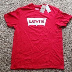 Red, Men's Size Large, New With Tags Levi's Red Crew Neck Top, Levi's Casual Graphic T-shirt, Levi's Casual Cotton T-shirt, Levi's Relaxed Fit Short Sleeve T-shirt, Levi's Graphic Print T-shirt, Levis T Shirt, Grunge Streetwear, Levis Shirt, Eagle Shirts