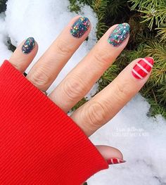 #nailpolish #nailpolishlover #nailpolishaddict #nailsnailsnails #nailstoinspire #nailsofinstagram #naildesigns #nailinspo #naildesign #nailhack #nailhacks #Christmasnails Cute Christmas Nails, Nail Stuff, Xmas Nails, Christmas Nail Designs, Holiday Nails, Cute Christmas