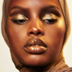 Eye Makeup Glitter, Golden Makeup, Kesha, Wife Life, Dark Skin Makeup, Editorial Makeup, Makeup Designs, Makeup Set