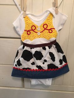 Jessie from Toy Story- inspired Onesie for newborn to 18 months Marlee Grace, Girl Baby Shower Ideas, Onesie Ideas, Jessie Toy Story, Its A Girl, Toy Story Birthday, Toy Story Party, Newborn Crochet, Girls Party