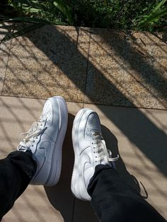 White Air Forces Aesthetic, Nike Airforce 1 White Outfit Men, Style Air Force 1 Men, Air Force Ones Aesthetic, Air Forces Aesthetic, Nike Af1 Outfit, Air Force Aesthetic, Shoes Air Force 1s, Air Force 1 Aesthetic