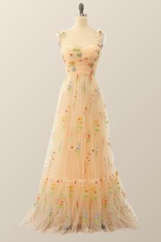 The comantic champagne dress features tie shoulders, pleated bodice. The delicated embroidery in the dress and the soft tulle make your dress beautiful! Short Princess Dress, Empire Waist Gown, Floral Dress Formal, Long Formal Gowns, Champagne Dress, Plus Size Gowns, Long Prom Gowns, Pretty Prom Dresses, Soft Tulle