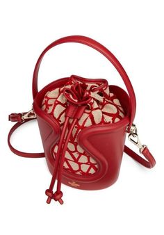 Proverbs Woman, Diy Bags Patterns, Valentino Women, Boot Bag, Diy Bag, Bag Pattern, Small Bags, Valentino Garavani, Bucket Bag