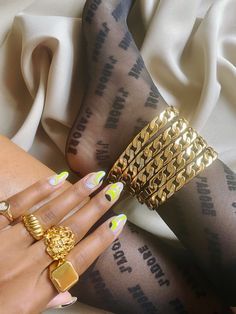 Dope Jewelry Accessories, Gold Anklet, Dope Jewelry, Jewelry Lookbook, Stacked Jewelry, Chain Anklet, Girly Jewelry, Cartier Love Bracelet, Jewelry Inspo