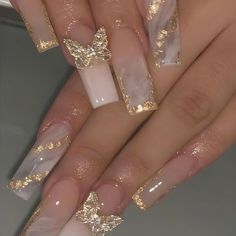 PRICES MAY VARY. 【Unghie da 10 minuti a casa】 Abbiamo disegni unici con strass a farfalla e unghie di altissima qualità. Con il nostro prodotto puoi fare una nail art a casa in pochi minuti. Vieni e goditi Hebterrka Nails. Morbide e flessibili: le nostre unghie finte realizzate in morbido gel con glitter dorati sono delicate sul tuo letto ungueale e sembrano unghie vere. Si adattano al letto ungueale con una linea di cuticole senza cuciture. Contenuto della confezione: 24 unghie finte lucide in lamina d'oro, colla per gelatina, un bastoncino di legno. La colla gelatina rende le unghie artificiali riutilizzabili. Si prega di utilizzare un adesivo adatto a seconda della situazione) Dimensioni completamente conformi: le nostre unghie acriliche adesive hanno 12 diverse dimensioni di unghie fin Expensive Looking Acrylic Nails, Glitter And Bling Nails, Christmas Nails Gold And Black, Nail Inspiration Birthday, Quinceanera Rose Gold Nails, Beautiful Fall Nails Design, Elegant Ombre Nail Designs, Gold Nails For Quinceanera, Cute Nail Acrylic Designs