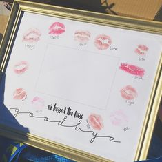 there is a sign with lipstick drawn on it that says i'm kissed the ring