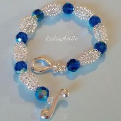 Crystal Jewelry Diy, Play Button, Diy Jewelry Unique, Beaded Bracelets Tutorial, Swarovski Crystal Bracelet, Swarovski Bracelet, Women Bracelet, Beaded Bracelet Patterns, Elegant Bracelet