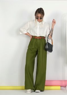 Olive Pants Outfit, Creative Work Outfit, Office Wear Women, Office Outfits Women, Casual Office, Work Looks, Professional Outfits, Office Fashion