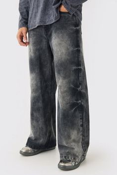 Dive into nostalgia with acid wash. Wanting to stand out from the crowd? Our acid wash jeans come in various cuts - skinny for a sleek silhouette, straight-leg for classic comfort, and tapered for an edgy twist. Each style is designed to take your outfit to the next level, offering a flattering fit for all body shapes. Selecting the perfect pair is a breeze. For athletic builds, the slim or tapered cuts enhance your natural shape. Those with a leaner frame can rock the skinny fit. Our range of acid wash jeans and denim gives you the chance to elevate your ‘fit wherever you're heading. Take your fashion game to the next level by pairing these jeans with a crisp white tee or a bold graphic sweatshirt for a laid-back yet trendy look. Finish off with trainers or ankle boots for street-style pe Plain Jeans, Race Day Outfits, Grunge Jeans, Gym Jacket, Suits Prom, Going Out Trousers, Plus Size Suits, Gym Hoodie, Tall Hoodies