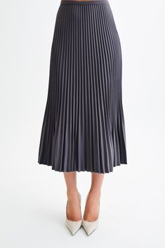 Pleats please.This is a full-length maxi skirt with an invisible side zipper and waist-to-hem pleats. Fresh and versatile, its polyester-and-elastane fabrication allows it to look loose and flowy without losing its structure. Small details like the fitted waist and pleated hem for visual appeal but at a timeless length. We recommend sizing down in this style. Pleats Please, Evening Outfits, Small Details, New Outfits, Side Zipper, Latest Fashion Trends, To Look, Maxi Skirt, Latest Fashion