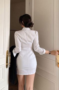 Korean Mini Dress, Medium Long Haircuts, Casual Chic Outfits, Fitted Sheath Dress, Korean Fashion Outfits, Office Dresses For Women, Dresses Elegant, Casual Chic Outfit, Hip Dress