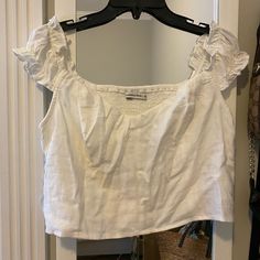 Never Worn Abercrombie Crop Top White Cotton Smocked Back Size L White Casual Smocked Top For Day Out, Casual White Smocked Top For Day Out, Casual Linen Tops For Brunch, Casual Cropped Cotton Smocked Top, Chic Linen Top With Smocked Bodice, Casual Cropped Smocked Top For Day Out, Spring Linen Tops With Smocked Bodice, Summer Linen Tops With Smocked Bodice, Casual Cropped Smocked Top For Brunch