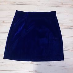 Zara Sapphire Blue Velvet Mini Skirt Back Closure Soft New W Tags / Never Worn Elegant Blue Zara Skirt, Blue Short Skirt For Night Out, Blue Lined Skirt From Zara, Zara Blue Lined Mini Skirt, Zara Blue Lined Skirt, Zara Blue Mini Skirt, Zara Blue Skirt, Blue Satin Skirt, Blue Velvet Skirt