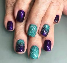 Mermaid Color Nails Acrylic, Disney Dipped Nails Ideas, Gel Nails Ideas Short Purple, Nail Designs Powder Dip, Purple Dip Nail Ideas, Purple Nails Designs Short, Manicure Ideas For Summer, Dip Nails Glitter, Cute Dip Powder Nails