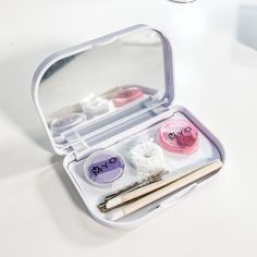 Create a lasting impression and positive impact with your brides, celebrities or clients! It's great for personal use too! We know some gifted touch up kits end up being wasteful and in our landfills, so as a sustainably minded company, we worked with Pro Bridal and Celebrity Makeup Artists to find a more eco-friendly solution. Our MYO Mini Case is made of 30% post-consumer recycled material, adding an eco conscious aspect to the value of your company. We created these kits so artists can be pr Mini Makeup Products, Makeup Touch Up Kit, Mini Makeup Kit, Mua Kit, Travel Kit Gift, Lash Storage, Travel Makeup Kit, Eco Store, Simple Makeup Tips