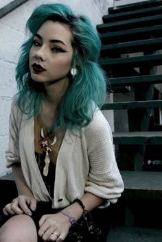 teal hair Soft Grunge Hair, Teal Hair, Turquoise Hair, Hair Color Pastel, Peinados Fáciles Para Cabello Corto, Sisterlocks, Scene Hair, Pastel Hair, Hair Color Dark