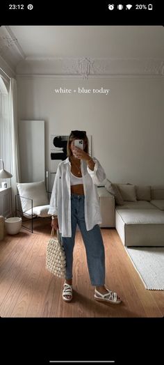 Jeans Sandals, Looks Pinterest, Outfit White, Inspiration Instagram, Jeans Mom, White Button Up, Mode Inspo, Looks Style, Spring Summer Outfits