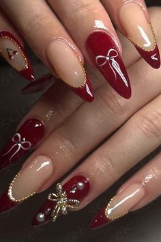 Red And Gold Nails, Almond Nail Art, Kutek Disney, New Years Nail Designs, Wine Nails, Maroon Nails, Red Acrylic Nails, Nagel Tips