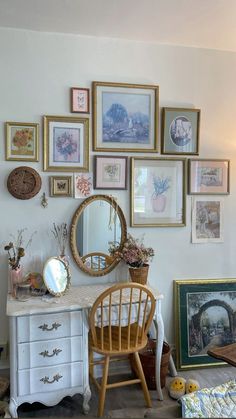 Feminist Room Aesthetic, Picture Corner Ideas, Blue Gold Room Aesthetic, Room Inspo Wall Collage, Picture Frame Wall Ideas Aesthetic, Eclectic House Aesthetic, Mixed Photo Frames Wall Ideas, Gallery Wall Thrifted Frames, Gold Mirror Wall Collage