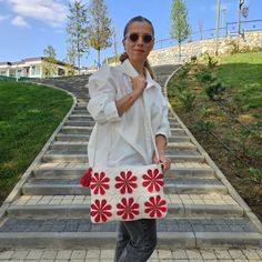 Crochet Daisy Bag, Granny Square Bag, White Red Hobo Bag, Flower Crossbody Bag, Crochet Purse, Retro Shoulder Purse, Vintage Style For Her by ateliertuna on Etsy Handmade Red Pouch, Red Crochet Tote Bag As Gift, Red Crochet Tote Bag For Gift, Red Crochet Pouch Bag, Handmade Red Crochet Pouch Bag, Red Crochet Pouch Bag For Gift, Chic Red Rectangular Crochet Bag, Chic Red Crochet Tote Bag, Crochet Daisy Bag