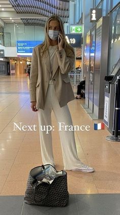 Airport Outfits For Women, Airport Outfit Aesthetic, Trendy Airport Outfits, Ootd Airport, Airport Outfit Classy, Travel Outfit Plane Cold To Warm, Classy Airport Outfit, Casual Airport Outfit, Jennie Style