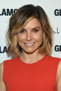 Sophia Bush Photos - Glamour Hosts 'The Power of an Educated Girl' with First Lady Michelle Obama - Zimbio Sophia Bush Hair, Hair Color Ideas For Brunettes Short, Celebrity Short Hair, Sophia Bush, Trendy Hair Color, Hair Short, Michelle Obama, Short Hairstyles For Women, Brunette Hair Color