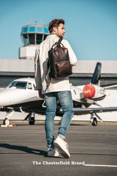 Preppy Travel, Backpack Photography, Modern Backpack, Civil Engineering Design, Pose Model, Gentleman Aesthetic, Aesthetic Backpack, Business Photoshoot