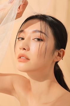 Viva Glam Kay, Delicate Makeup, Indoor Portrait, Makeup Asian, Best Vsco Filters, Makeup Photoshoot, Selfie Poses Instagram, Shot Hair Styles, Creative Makeup Looks