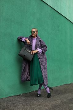 Dark Green Coat, Lilac And Green, Atlantic Pacific, Hijab Look, Giovanna Battaglia, Anna Dello Russo, Colored Tights, Looks Street Style, Dark Wear