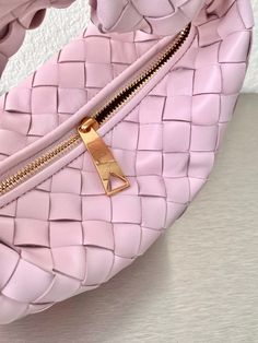 Description BTG VNT Mini Jodie Bag Pink, For Women, Bags 11in/28cm 651876VCPP55903 Rep 1:1 Size: 23 x 28 x 8 cm / 9.1 x 11 x 3.1 inches (Height x Width x Length) Mini intrecciato top handle bag Single compartment Zipper closure Includes dust bag. This product is of the best quality. Designer Crossbody Baguette Bag, Luxury Pink Pouch Baguette Bag, Luxury Top Handle Baguette Bag For On-the-go, Designer Crossbody Bag With Zipper Closure, Luxury Clutch Bag For Errands, Luxury Clutch Shoulder Bag For On-the-go, Luxury Belt Bag With Zipper For Daily Use, Luxury Clutch Bags With Zipper Closure, Luxury Leather Baguette Bag For Errands