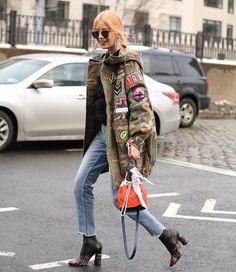 Parka Street Style, Irene Kim, New York Fashion Week Street Style, Street Style 2017, Chic Coat, Army Fashion, Winter Chic, Clothing Patches