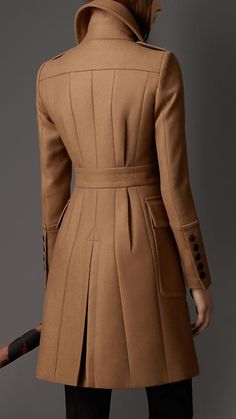 Structured tailoring for women... #Shibumi #inspiration Cool Coats, Burberry Coat, Military Coat, British Outfits, Mode Inspiration, Coat Fashion, Style Board