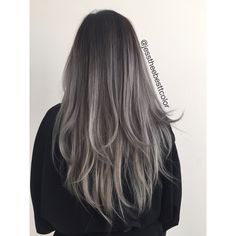 If I'm ever ready to just go grey... Long Grey Hair, White Ombre Hair, Bob Pendek, Dyed Hairstyles, Gray Highlights, Gray Balayage, Ombre Hair Color