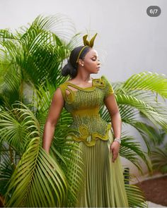 Insecure Outfits, Neat Casual Outfits, African Styles, Chic Dress Classy, Elegant Outfit Classy, African Print Dress Designs, Asoebi Styles, Wedding 2025