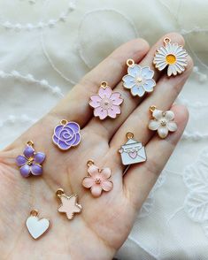 Charm Bracelet Diy, Star Charm Bracelet, Heart Envelope, Keychain Making, Perler Crafts, Daisy Charm, Bracelet Diy, Bead Kits