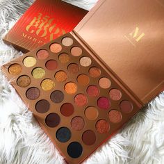 Makeup Eyeshadow Palette, India Food, Makeup Eyes, Food Style, Eyeshadow Pallets, Makeup Room, Beauty Clothes, Makeup Goals