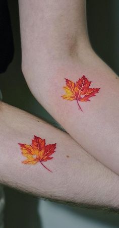 Cool Couple Tattoos Fall Watercolor Tattoo, Matching Fall Tattoos, Maplestory Tattoo, Maple Leaves Tattoo, Fall Leaf Tattoo, Leaf Tattoos For Women, Creative Couple Tattoos, Tattoo Duo, Tattoo Pumpkin