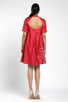 Sangria short dress with floral embroidered motifs and back cut-out detailing.
Components:1
Pattern:Embroidery
Type of Work:Floral
Neckline:Round
Sleeve Length:Half
Fabric:80% cotton 20% silk
Color:Red
Other Details:
Side pockets
Closure: Back zipper
Occasion:Party - Aza Fashions Short Dress For Women, Embroidered Motifs, Embroidery Floral, Pattern Embroidery, Silk Embroidery, Sangria, Dress For Women, Cotton Silk, Aza Fashion